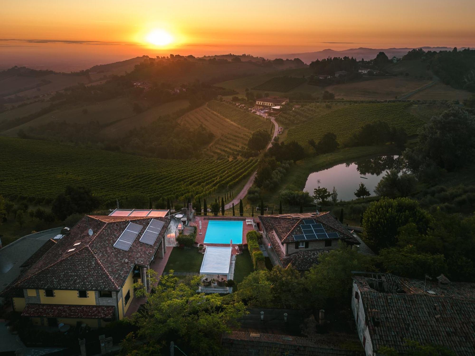 Agriturismo Acetaia Sereni Marano sul Panaro Ngoại thất bức ảnh